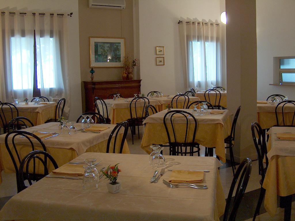 Hotel Coppa Di Cielo Пешичи Екстериор снимка